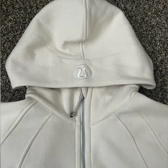 LULU Scuba Oversized Full-zip in BONE - Picture 2 of 4